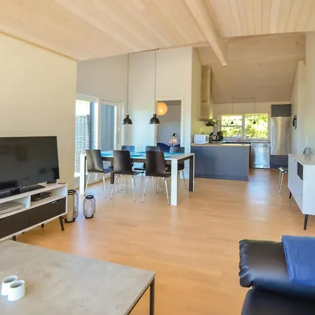 Сasa de vacaciones Three-bedroom In *