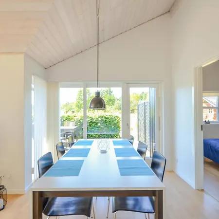 Three-bedroom In Ebeltoft