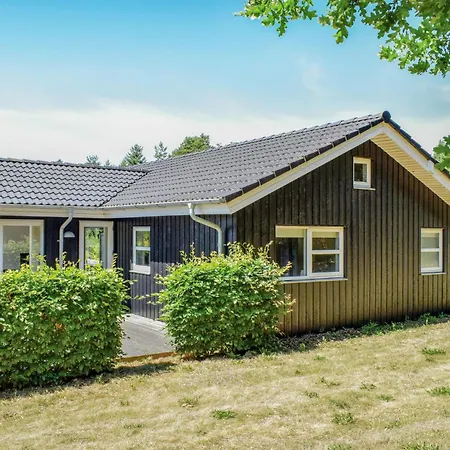 Сasa de vacaciones Three-bedroom In Ebeltoft